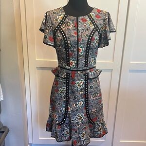 Laundry By Shelli Segal Gray Floral Mini Dress with Blue & Red Accents Size 2
